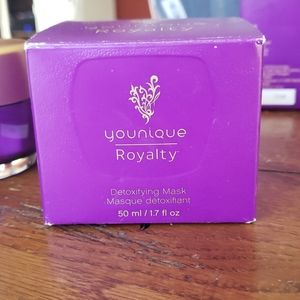 Younique detoxifying mask